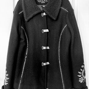 Black Teddy Jacket Cozy and Stylis